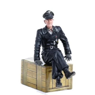 1/16 personaggio capitano Michael Wittmann seduto - Immagine 1 di 3