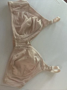Women’s Bra Cherry Blossom Light Beige NWOT Size 42D Style B345 - Picture 1 of 5