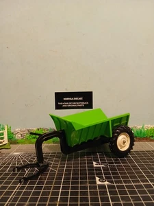 BRITAINS FARM TOYS DUMP TRAILER IN GREEN  - Picture 1 of 2