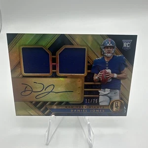 2019 Panini Gold Standard Daniel Jones Rookie Patch Auto /75 RPA Giants #244 - Picture 1 of 3