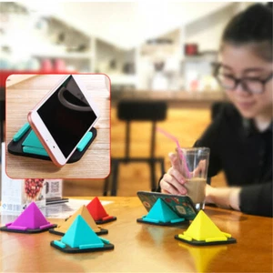 Creative Lazy Phone Holder Colorful Silicone Pyramid Desktop Stand For All - Photo 1 sur 13