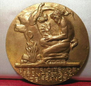 68MM BRONZE AWARD RARE ART DECO MEDAL FAUN NUDE MALE STARTING FIRE GAS by Dropsy - Picture 1 of 3