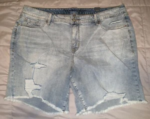 Torrid Bermuda Boyfriend Vintage Distressed Mid-Rise Short - Size 22 - NWT - Picture 1 of 7