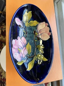 Walter Moorcroft Keramik Magnolie 9" Schale top für das Alter Video ansehen - Bild 1 von 4