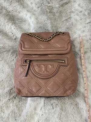 Mochila de cuero Tory Burch Fleming en rosa luna Foto 1 de 4