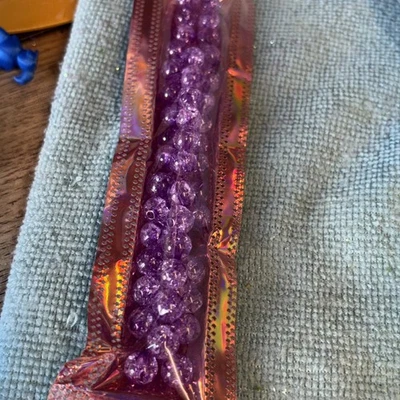 50 Glass Crackle Beads - Image 1 of 2