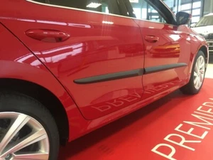 ŠKODA OCTAVIA 4 IV - LISTONES DE PROTECCIÓN PREMIUM LISTONES DE PROTECCIÓN LATERALES MOLDURAS DECORATIVAS - Imagen 1 de 7