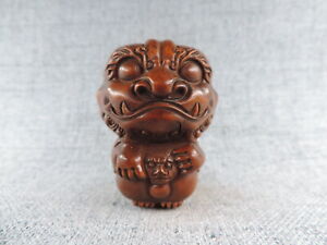 Hand carved Japanese Boxwood Netsuke Lion Statue - Oriental Style