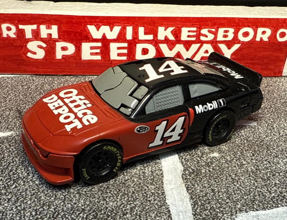 Tony Stewart #14 Office Depot Nascar Bashers Crash Car Spin Master Toy Car Foto 1 de 4