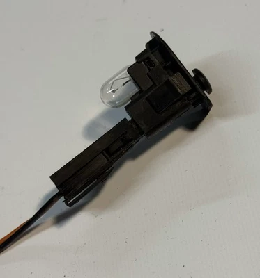 1986-93 Chevy S10 P/U Blazer GMC S15 Sonoma Jimmy Glove Box Light Switch - Image 1 of 3