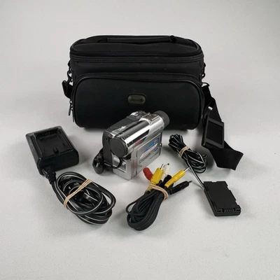 Panasonic Palmcorder Mini DV Progressive PhotoShot Model PV-DC252D Bundle Tested - Image 1 of 4