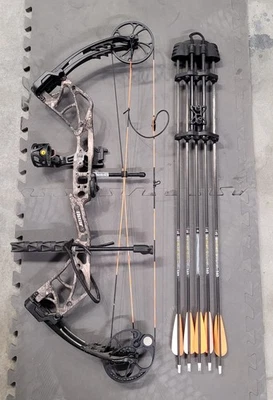 Arco composto Bear Archery XT RTH com aljava/5 blackout XS Envy 340 flechas 2022 - Imagem 1 de 4