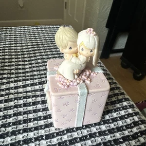 PRECIOUS MOMENTS "BLESS YOU TWO" HOCHZEITSPAAR SCHMUCKKÄSTCHEN 1999 - Bild 1 von 5