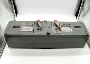 Placa de panel de interruptor doble FRE QMQB3336R - Imagen 1 de 6