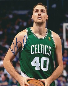 Signiertes 8x10 DINO RADJA Boston Celtics handsigniertes Foto mit COA - Bild 1 von 1