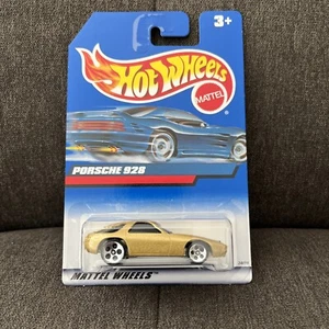 Hot Wheels 1999 International Card - Porsche 928 in Gold - Lace Wheels - Picture 1 of 6