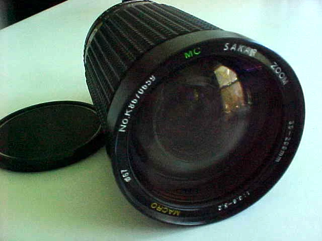 Objetivo zoom macro Sakar Nikon AIs 35-200 mm f3,8-5,2 (caja 51) Foto 1 de 1