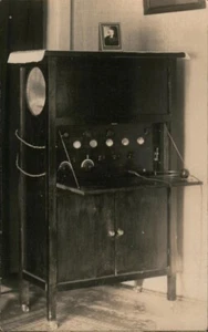 Cabinet 5-Tube RADIO Built somewhere between 1923 and 1930; RPPC Mint - Foto 1 di 2