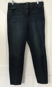 Crown & Ivy Women's Size 16W Straight Leg Blue Jeans Skinny Stretch - Picture 1 of 4