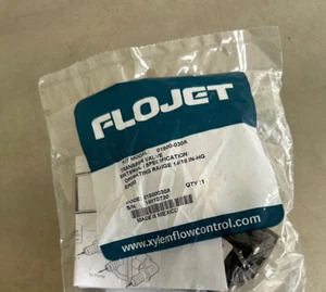 Regulador de presión de agua en línea FLOJET 01750302C 50 PSI 1/2" NPT macho x 3/8" BARB - Imagen 1 de 4