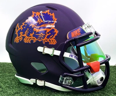 СПЕЦИАЛЬНЫЙ МИНИ-ФУТБОЛЬНЫЙ ШЛЕМ RIDDELL SPEED — РОГАТЫЕ ЛЯГУШКИ TCU - Изображение 1 из 4