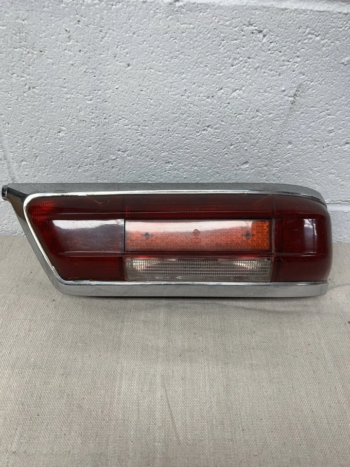 Conjunto de luz trasera derecha Mercedes Benz W113 280sl 250sl 230sl OEM Foto 1 de 4
