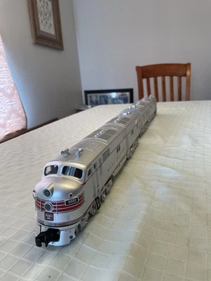 Williams by Bachmann E7 A-A Powered and Dummy Diesel Locomotives - Image 1 of 4