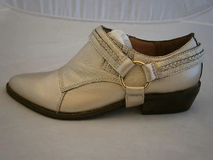NICOLE PERSUASIVE GOLD SHOES ANKLE LEATHER BOOTS SNAP ON/OFF STRAPS 6.5 OR 7.5 - Picture 1 of 6