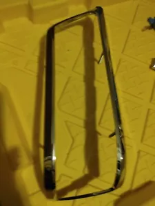Excellent Genuine Mercedes W113 280SL Right tail light bezel chrome - Foto 1 di 3