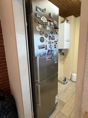 Bosch Serie 6 KGE398IBP Kühlschrank Gefrier-Kombination 343 L LowFrost VitaFresh - Bild 1 von 4