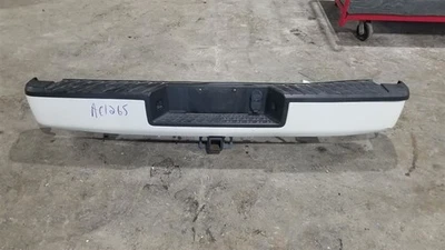 19 NISSAN TITAN XD PRO 4X REAR BUMPER ASSEMBLY WITH TOW HITCH RECEIVER  Foto 1 de 4