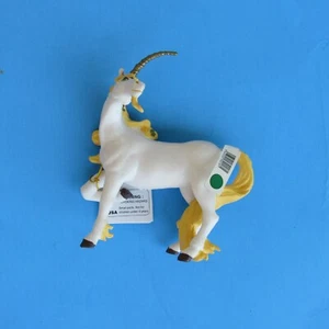 Papo Tales and Legend PVC The Unicorn - Picture 1 of 4