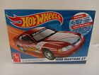 AMT 1298 1:25 Hot Wheels 1996 Ford Mustang GT Snap-Together Plastic Model Kit