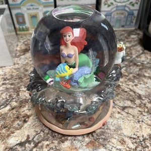 "Obras musicales de globo de nieve de Disney Little Mermaid Ariel ""Under The Sea"" ¡Usadas en excelente estado!¡! - Imagen 1 de 9