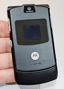 Motorola RAZR V3 (EE Network) Flip Mobile Phone Excellent Condition With Charger - Picture 1 of 8