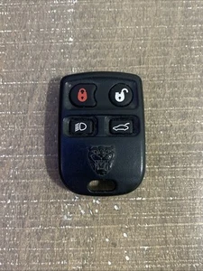 OEM JAGUAR KEYLESS ENTRY REMOTE FOB TRANSMITTER FCC: CWTWB1U322 PN: LJA2610-AC - Picture 1 of 6