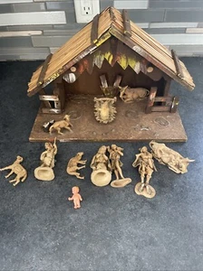 Vintage Italienische Krippe mit 10 Figuren Holz Krippe Made In Italy - Bild 1 von 8