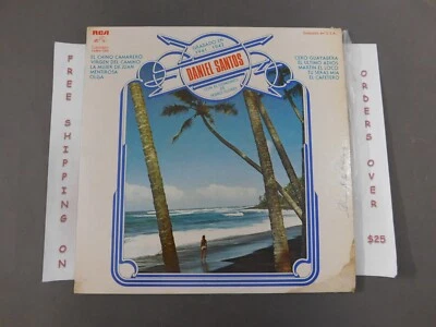 DANIEL SANTOS CON EL CONJUNTO DE PEDRO FLORES LP CAMS 1008 - Image 1 of 4