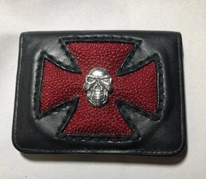 Tarjetero/mini billetera de cuero de vaca negro con cruz y calavera Sting Ray - Imagen 1 de 5