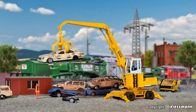 Kibri 11282 Ho Scale Liebherr 934 Handling Machine - Image 1 of 2