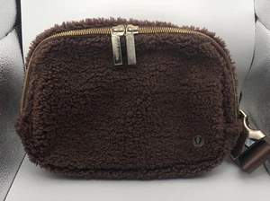 Lululemon Everywhere Belt Bag Brown Plush Fleece Large 2L - Picture 1 of 6