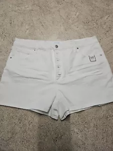 Time And Tru Women's White Denim Shorts Size 20 NWT - Picture 1 of 8