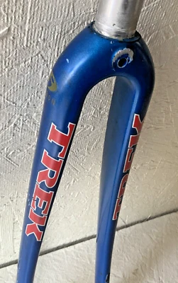 TREK ALPHA CARBON FORK 700C ONE INCH THREADED 205 MM STEERER 566 GRAMS - Image 1 of 4