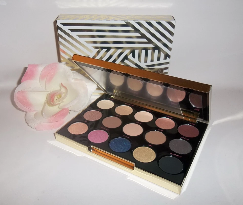 Urban Decay UD Gwen Stefani Eyeshadow Palette Limited Edition - Image 1 of 1