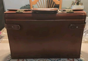 Valigetta uomo vintage in pelle con chiavi abbinate Fiaba.  - Foto 1 di 18