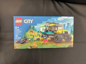 Lego 4x4 Off Road Ambulance Rescue - Picture 1 of 2