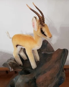 Steiff 9" YUKU SPRINGBOCK ANTELOPE GAZELLE DEER Mohair Germany EAR TAG NEAR MINT - Picture 1 of 4