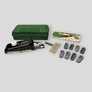 Singer Sewing Machine Buttonholer 160506 Complete 8 Templates Green Case Manual - Picture 1 of 13