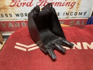 YANMAR BBUCKET 12-SA 12” BACKHOE BUCKET FOR EARLY YANMAR B65 BACKHOES FOR SA - Picture 1 of 7