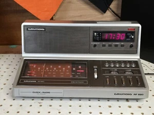 GRUNDIG GLOCK-RADIO RF 820, FM-PRESET, 3 BANDRADIO, Radiowecker, Vintage Kult. - Bild 1 von 20